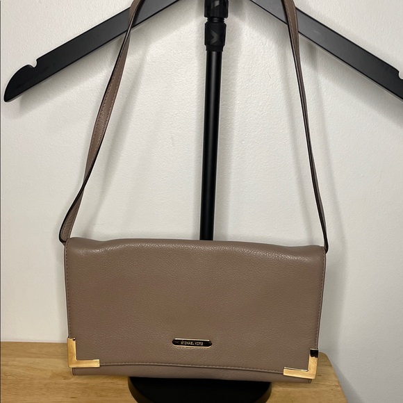 Michael Kors Handbags - Michael Kors Taupe Leather Shoulder Bag